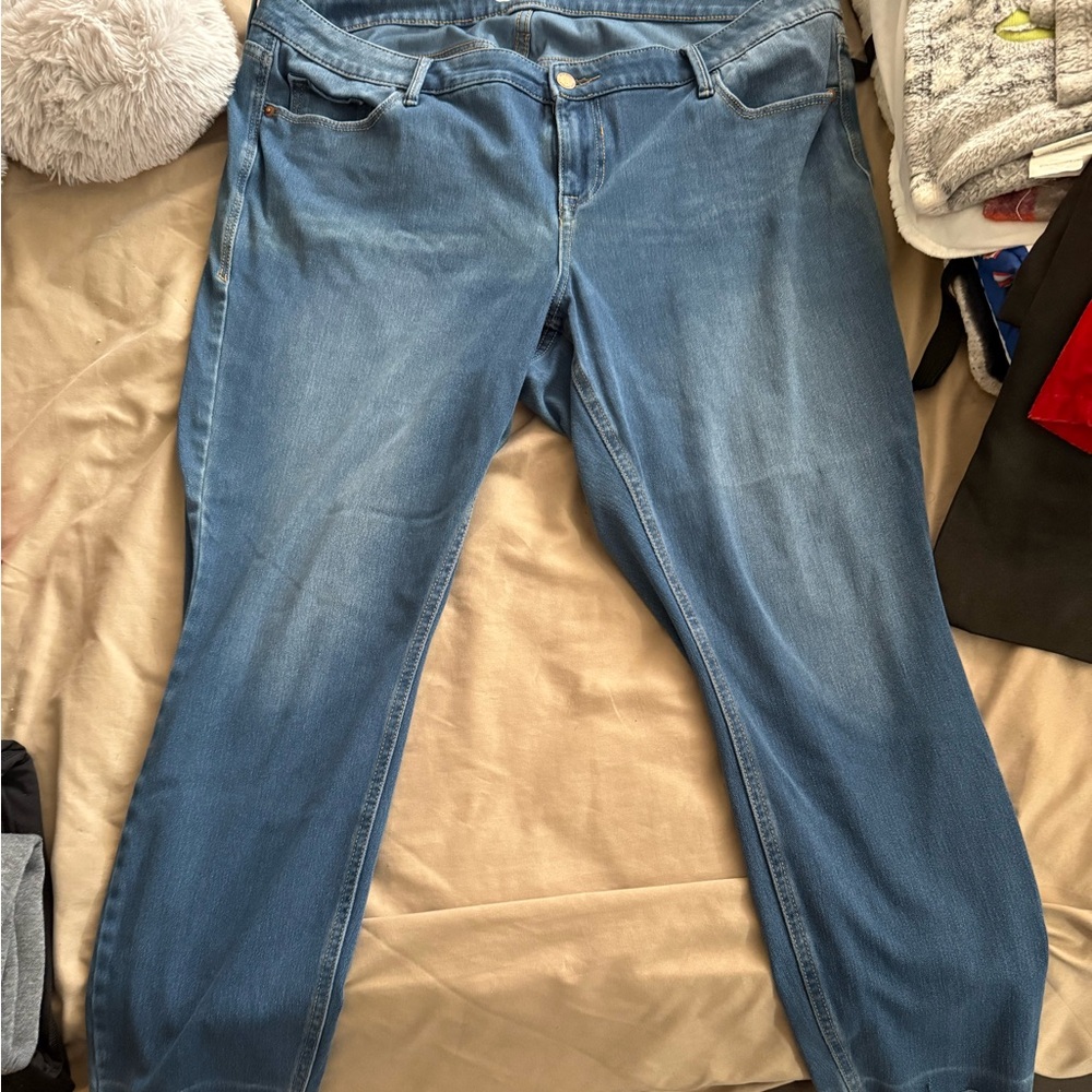 Old Navy Women's Straight Leg Jeans - Light Blue